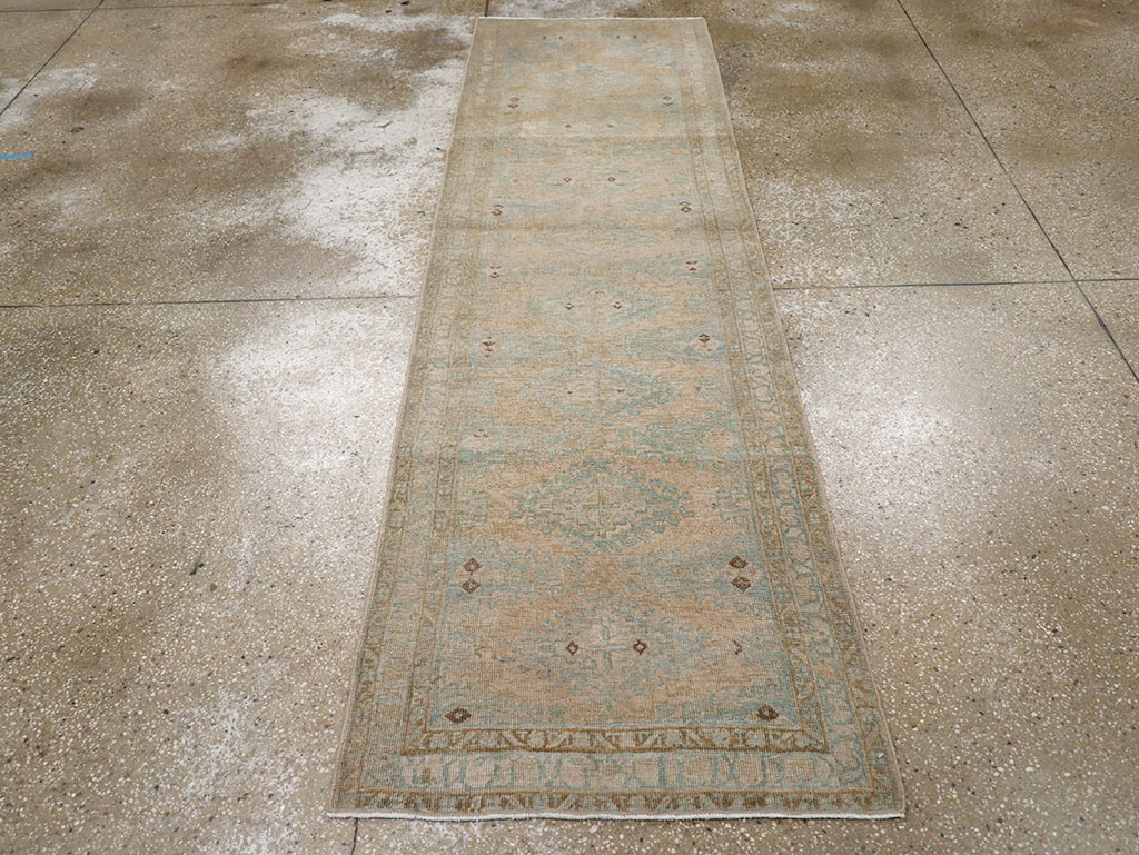 Vintage Persian Veece Runner, No.32768 - Galerie Shabab