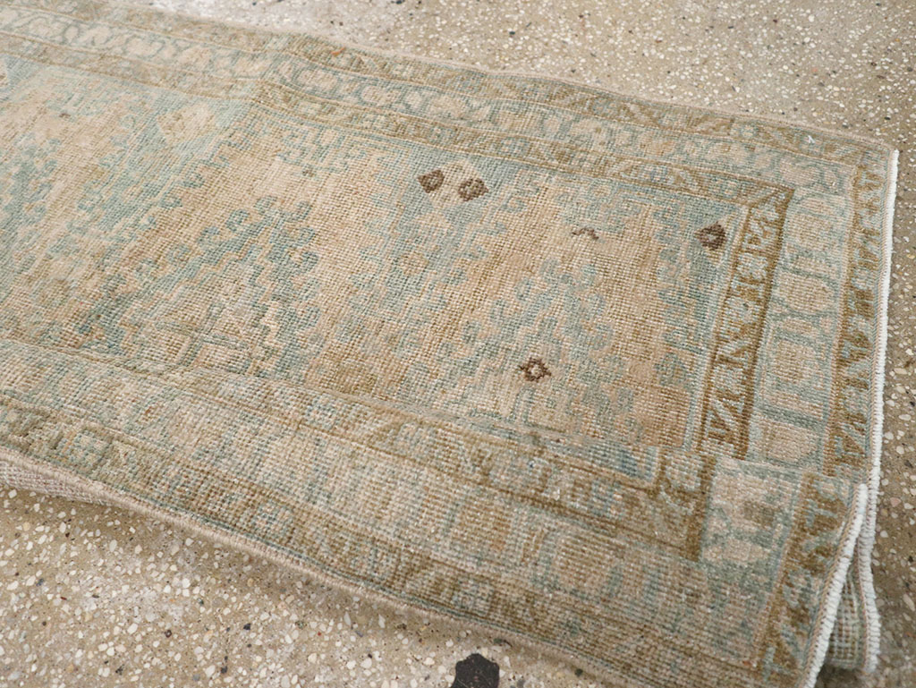 Vintage Persian Veece Runner, No.32768 - Galerie Shabab