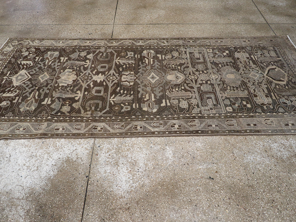 Vintage Persian Malayer Gallery Rug, No.32770 - Galerie Shabab