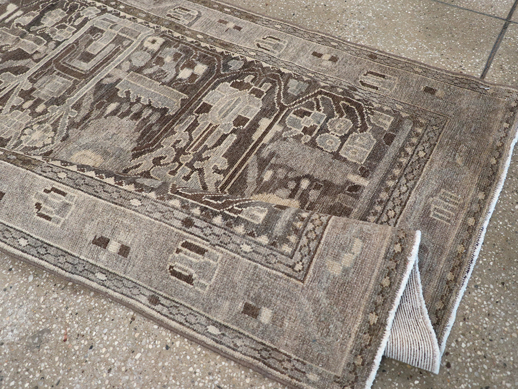 Vintage Persian Malayer Gallery Rug, No.32770 - Galerie Shabab