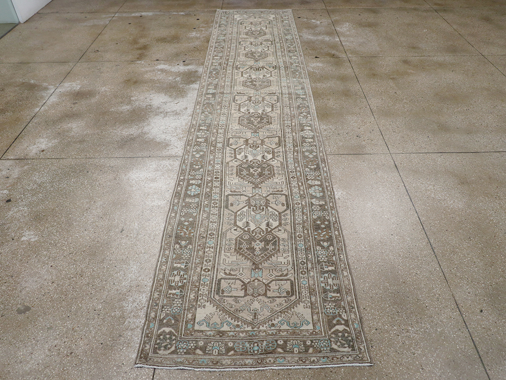 Vintage Persian Malayer Long Runner, No.32776 - Galerie Shabab