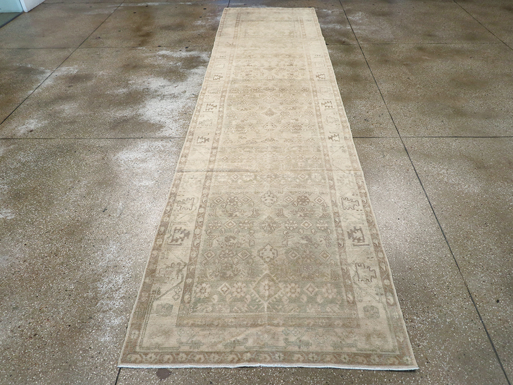 Vintage Persian Malayer Runner, No.32785 - Galerie Shabab