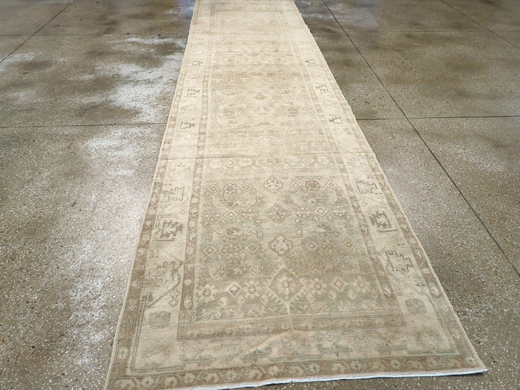 Vintage Persian Malayer Runner, No.32785 - Galerie Shabab