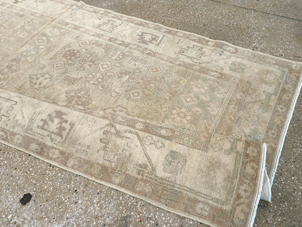 Vintage Persian Malayer Runner, No.32785 - Galerie Shabab
