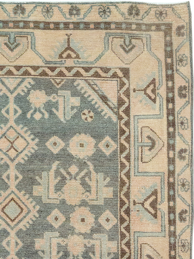 Vintage Persian Malayer Throw Rug, No.32793 - Galerie Shabab