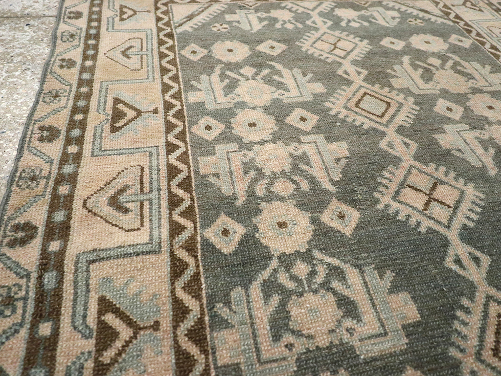 Vintage Persian Malayer Throw Rug, No.32793 - Galerie Shabab