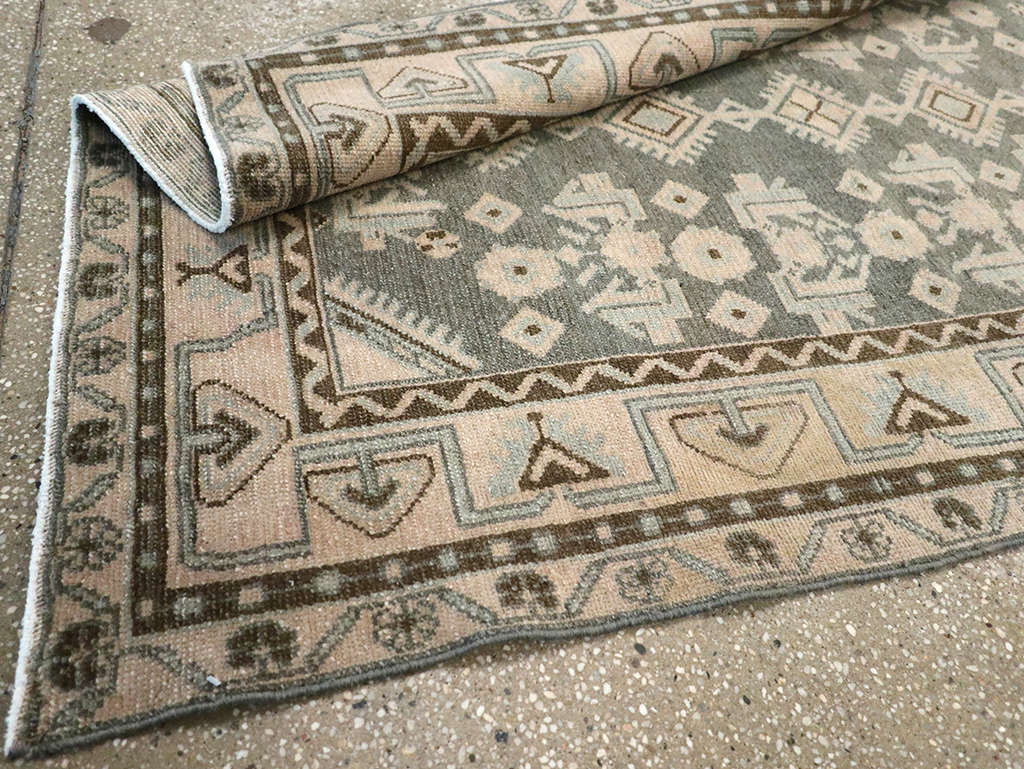 Vintage Persian Malayer Throw Rug, No.32793 - Galerie Shabab