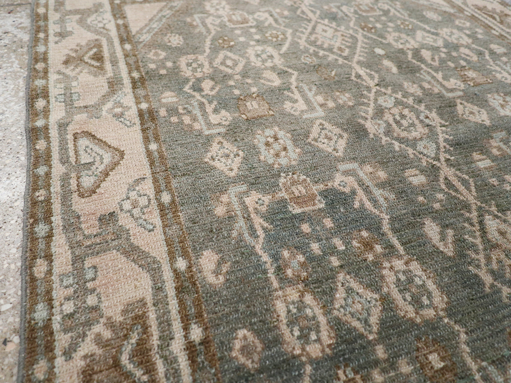 Vintage Persian Malayer Throw Rug, No.32795 - Galerie Shabab