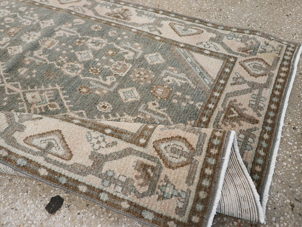 Vintage Persian Malayer Throw Rug, No.32795 - Galerie Shabab