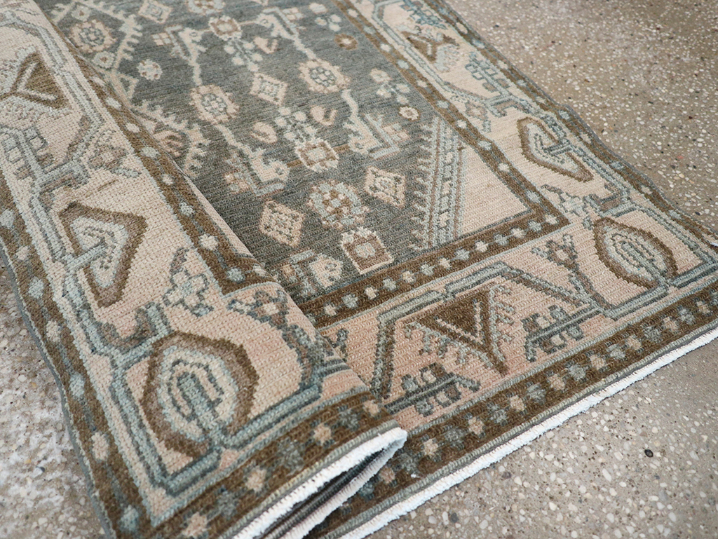 Vintage Persian Malayer Throw Rug, No.32798 - Galerie Shabab
