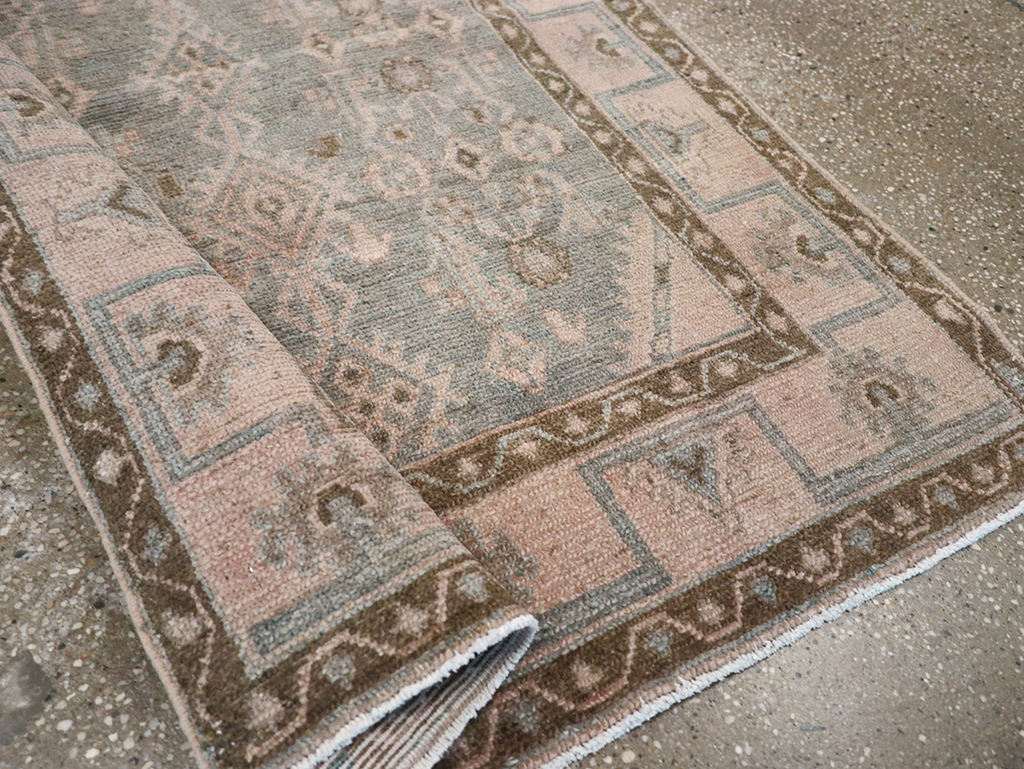 Vintage Persian Malayer Throw Rug, No.32811 - Galerie Shabab