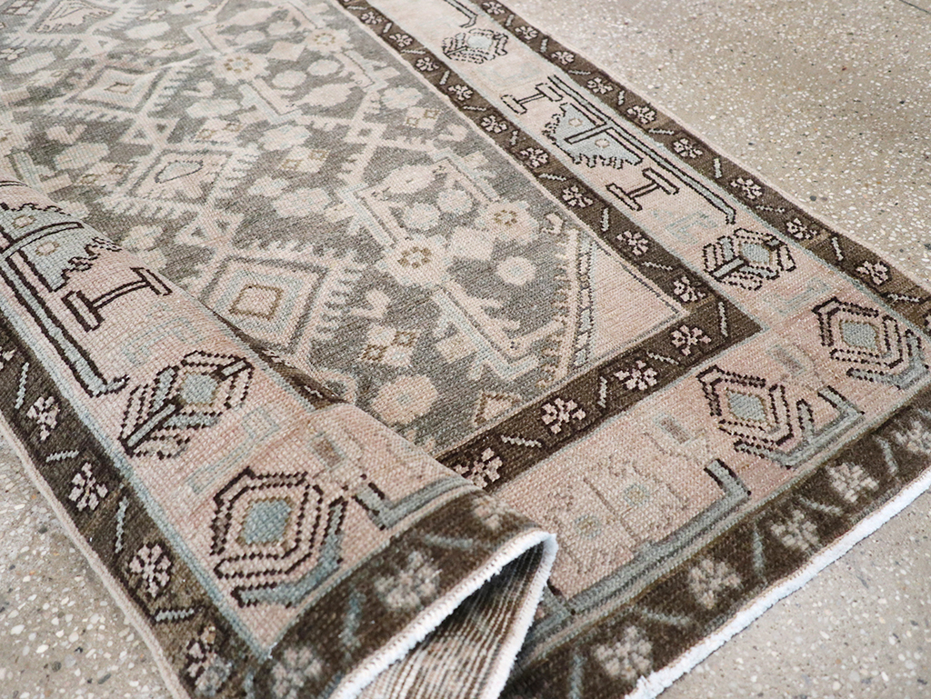 Vintage Persian Malayer Throw Rug, No.32813 - Galerie Shabab