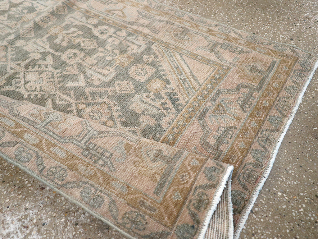 Vintage Persian Malayer Throw Rug, No.32816 - Galerie Shabab