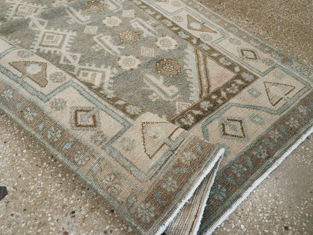 Vintage Persian Malayer Throw Rug, No.32819 - Galerie Shabab