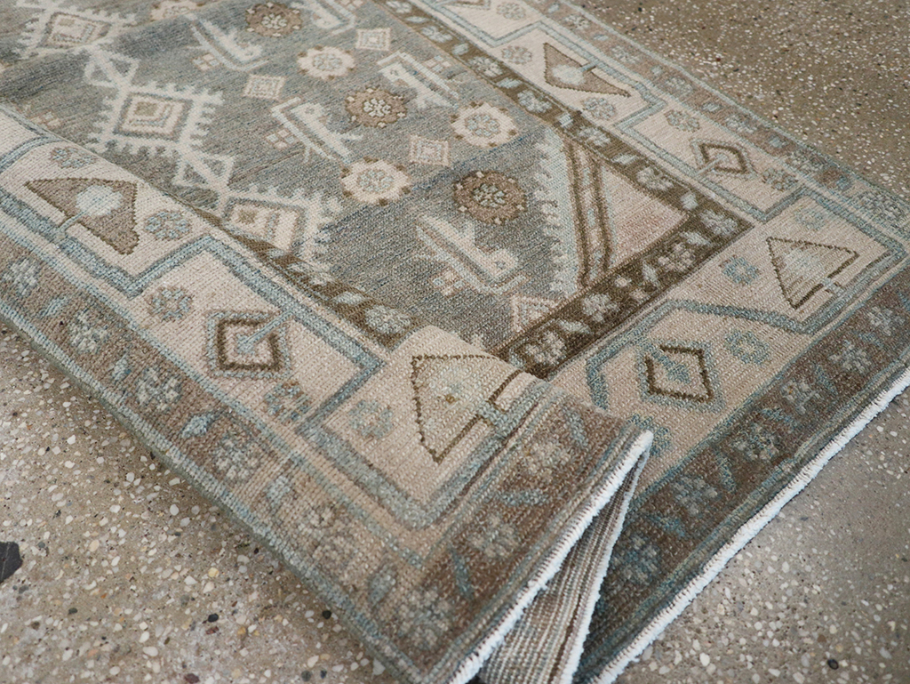 Vintage Persian Malayer Throw Rug, No.32819 - Galerie Shabab