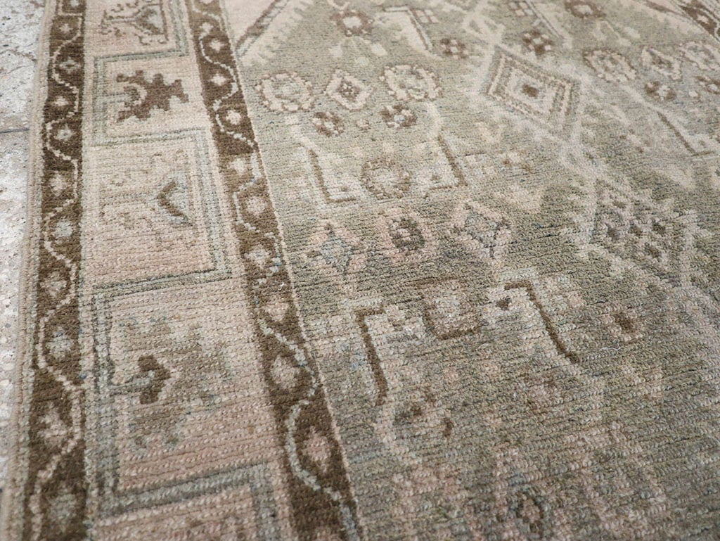 Vintage Persian Malayer Throw Rug, No.32820 - Galerie Shabab