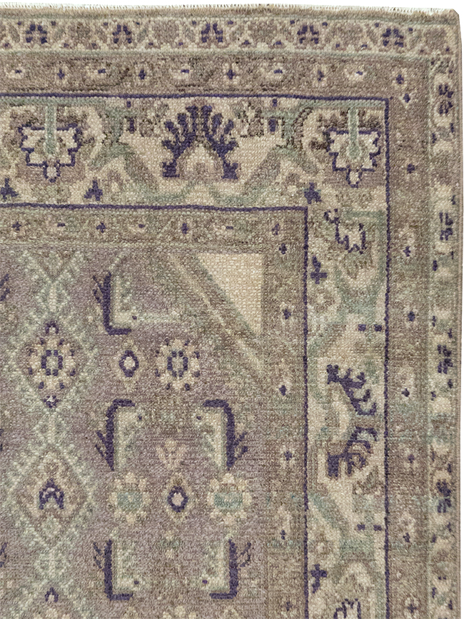 Vintage Persian Malayer Throw Rug, No.32824 - Galerie Shabab