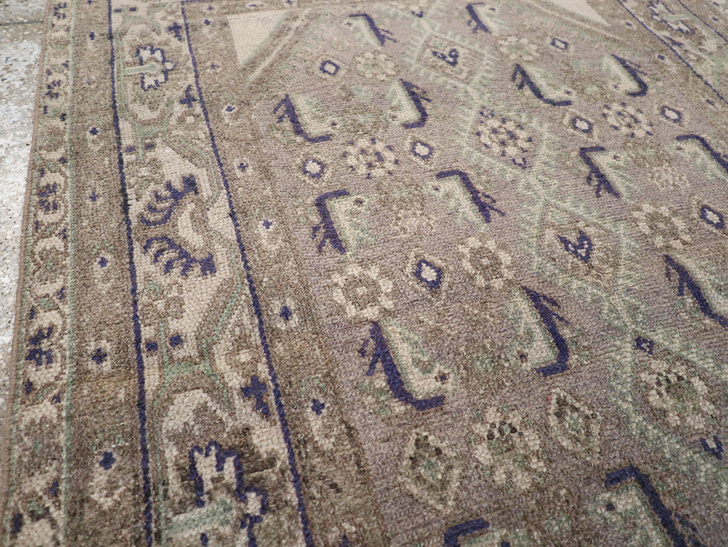 Vintage Persian Malayer Throw Rug, No.32824 - Galerie Shabab