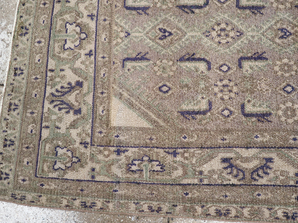 Vintage Persian Malayer Throw Rug, No.32824 - Galerie Shabab