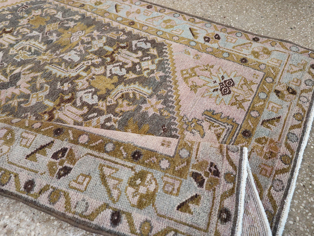 Vintage Persian Malayer Throw Rug, No.32825 - Galerie Shabab