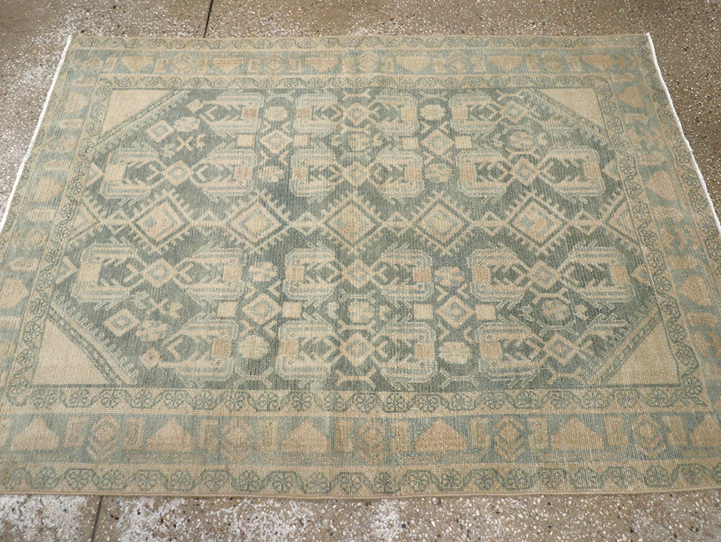 Vintage Persian Malayer Throw Rug, No.32826 - Galerie Shabab