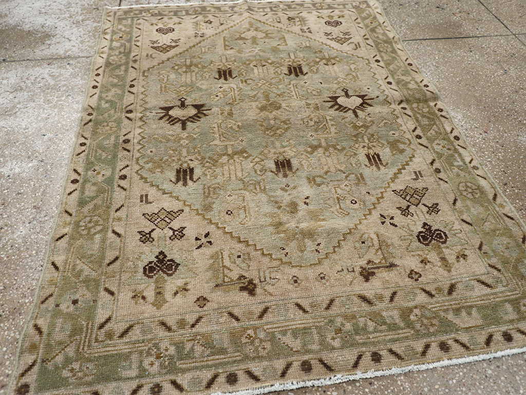 Vintage Persian Malayer Throw Rug, No.32832 - Galerie Shabab