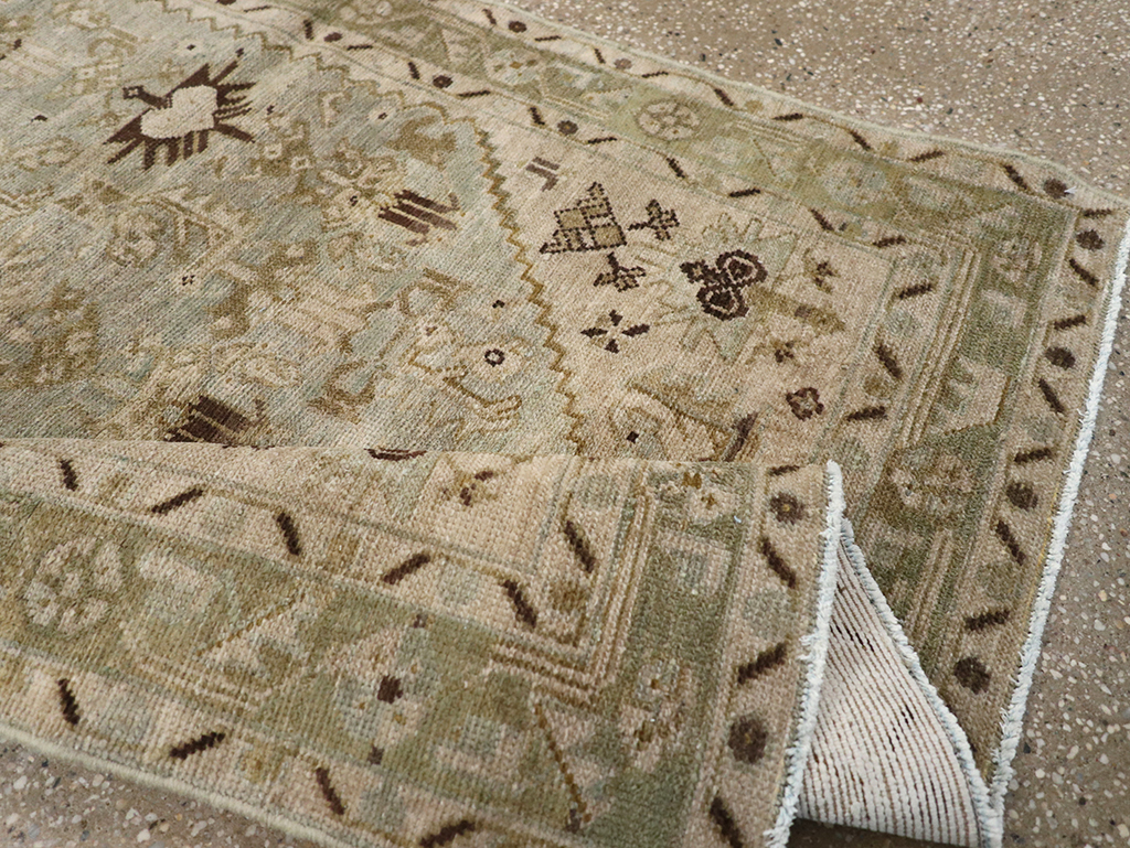 Vintage Persian Malayer Throw Rug, No.32832 - Galerie Shabab