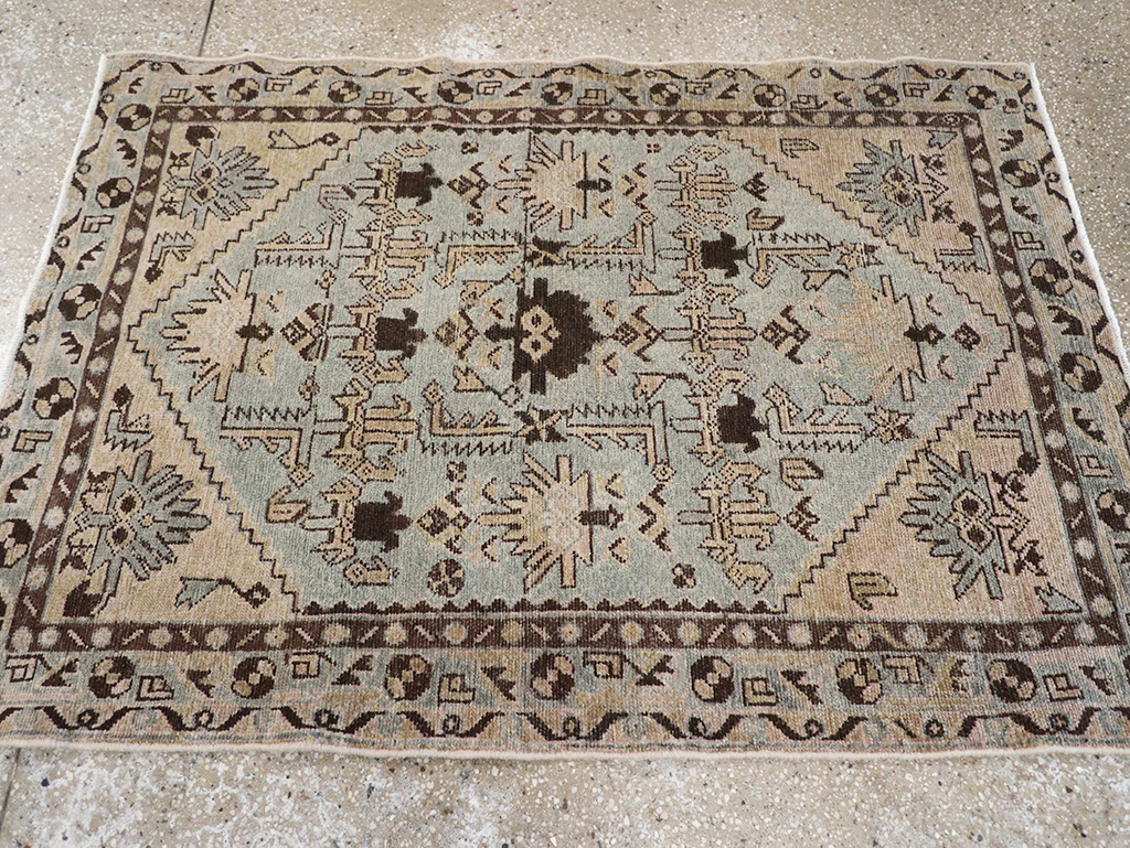 Vintage Persian Malayer Throw Rug, No.32836 - Galerie Shabab