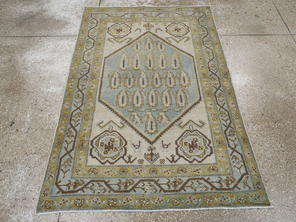 Vintage Persian Malayer Throw Rug, No.32840 - Galerie Shabab