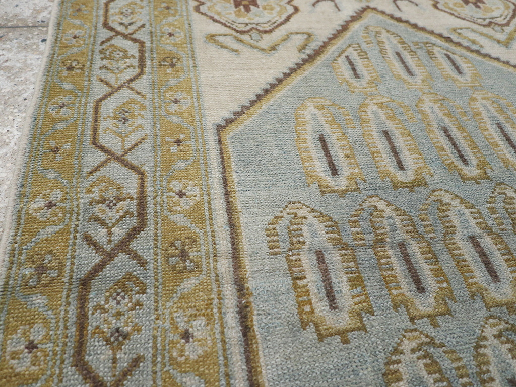 Vintage Persian Malayer Throw Rug, No.32840 - Galerie Shabab