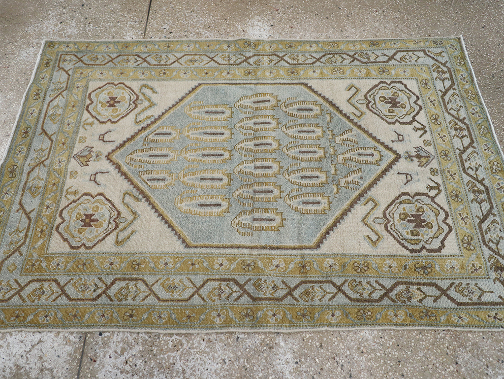 Vintage Persian Malayer Throw Rug, No.32840 - Galerie Shabab
