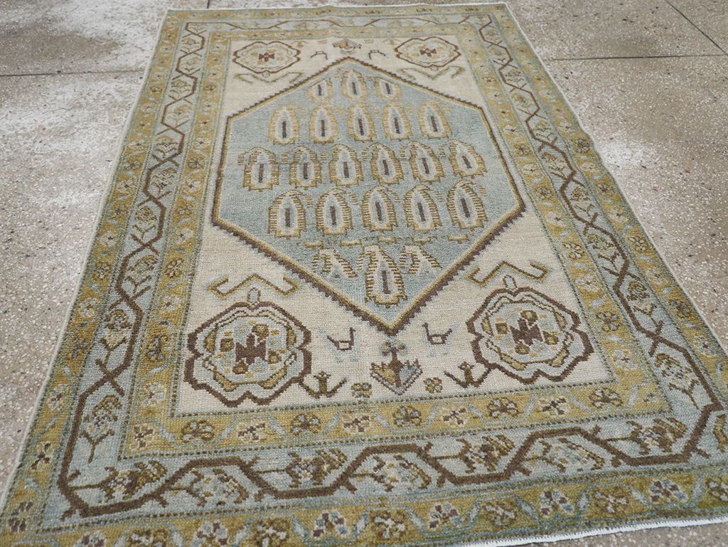 Vintage Persian Malayer Throw Rug, No.32840 - Galerie Shabab