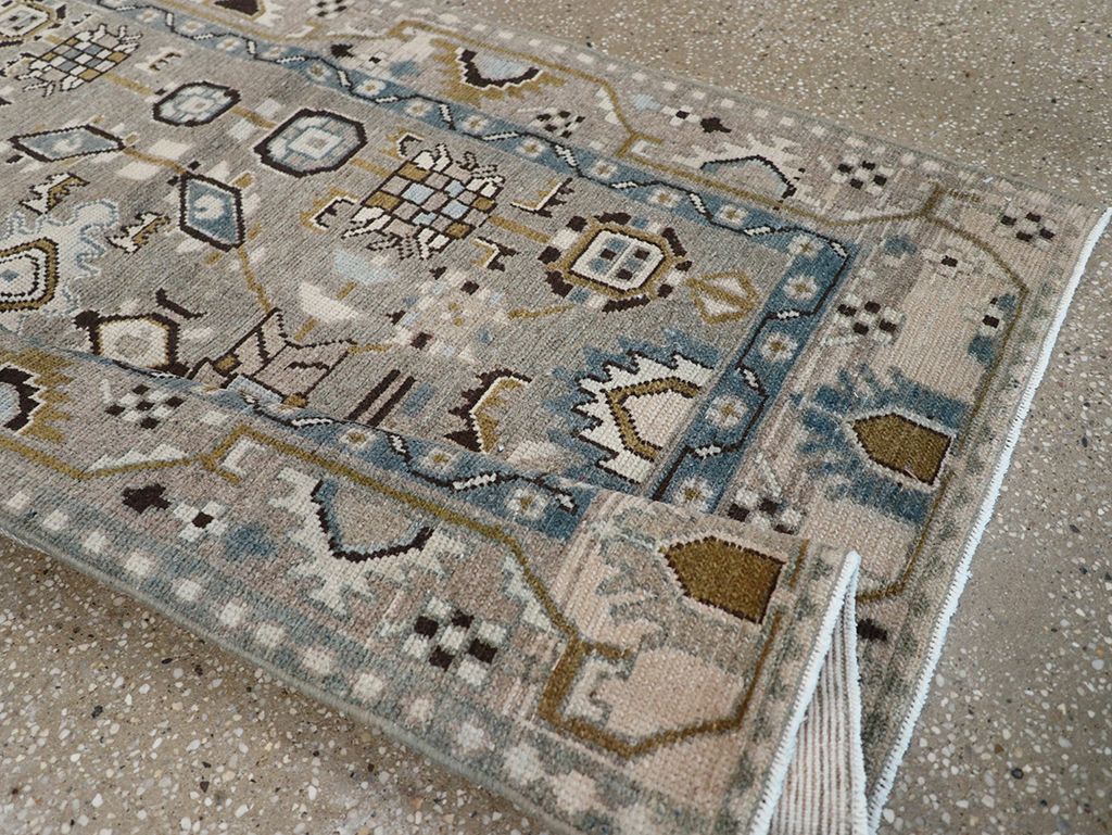 Vintage Persian Malayer Throw Rug, No.32841 - Galerie Shabab