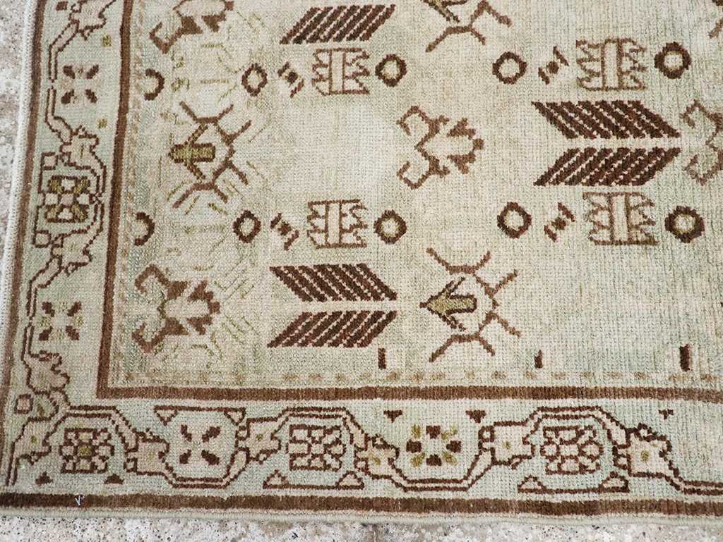 Vintage Persian Malayer Throw Rug, No.32844 - Galerie Shabab