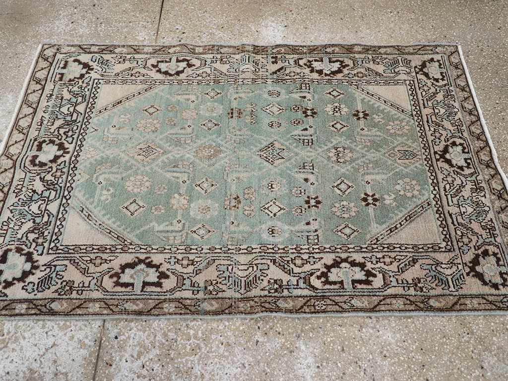 Vintage Persian Malayer Throw Rug, No.32855 - Galerie Shabab