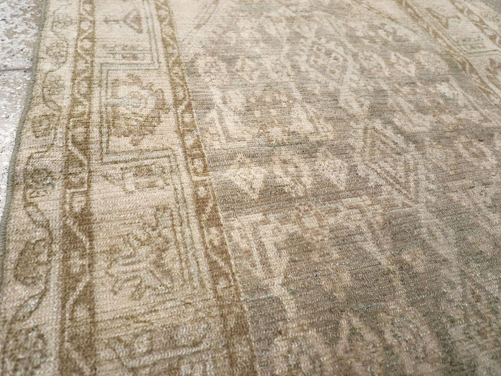 Vintage Persian Malayer Throw Rug, No.32857 - Galerie Shabab