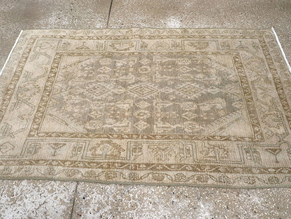 Vintage Persian Malayer Throw Rug, No.32857 - Galerie Shabab
