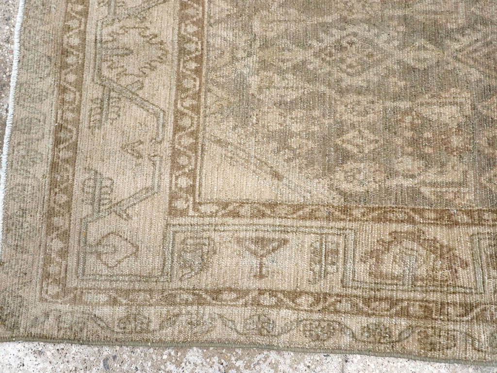 Vintage Persian Malayer Throw Rug, No.32857 - Galerie Shabab