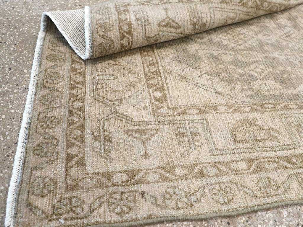 Vintage Persian Malayer Throw Rug, No.32857 - Galerie Shabab