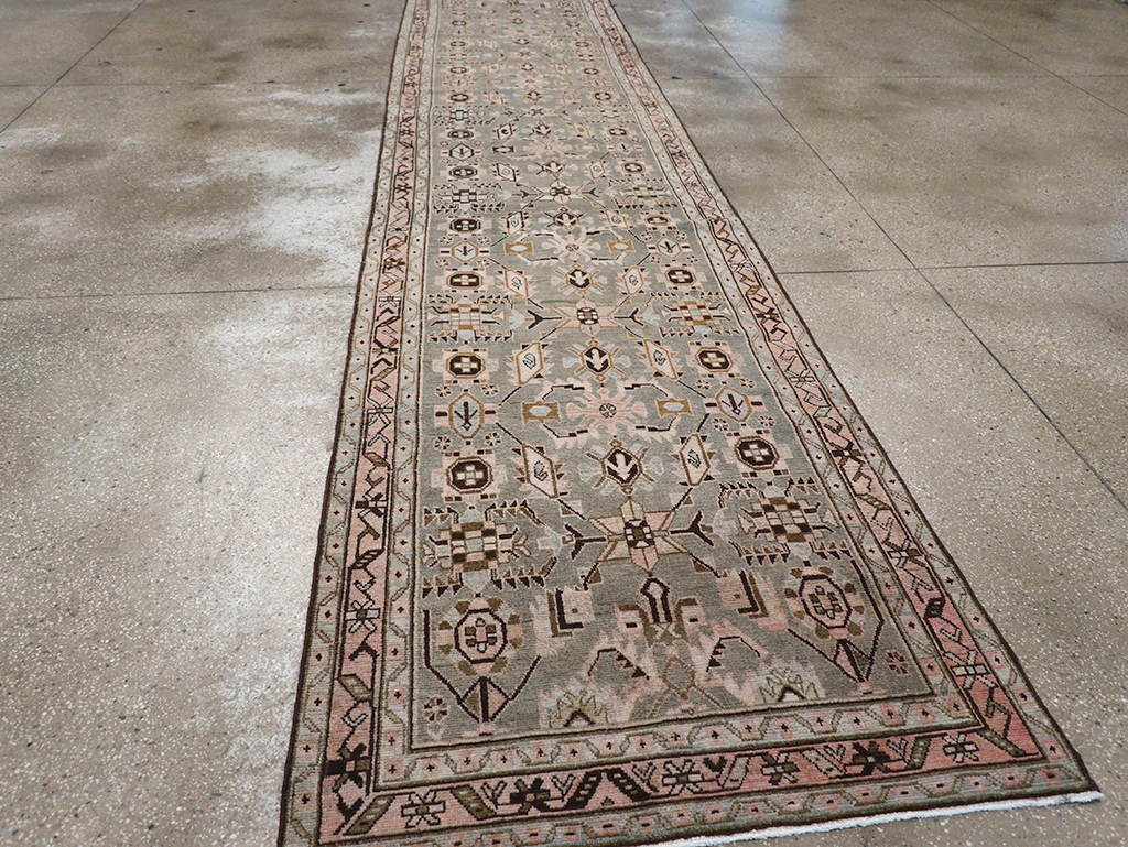 Vintage Persian Malayer Long Runner, No.32883 - Galerie Shabab