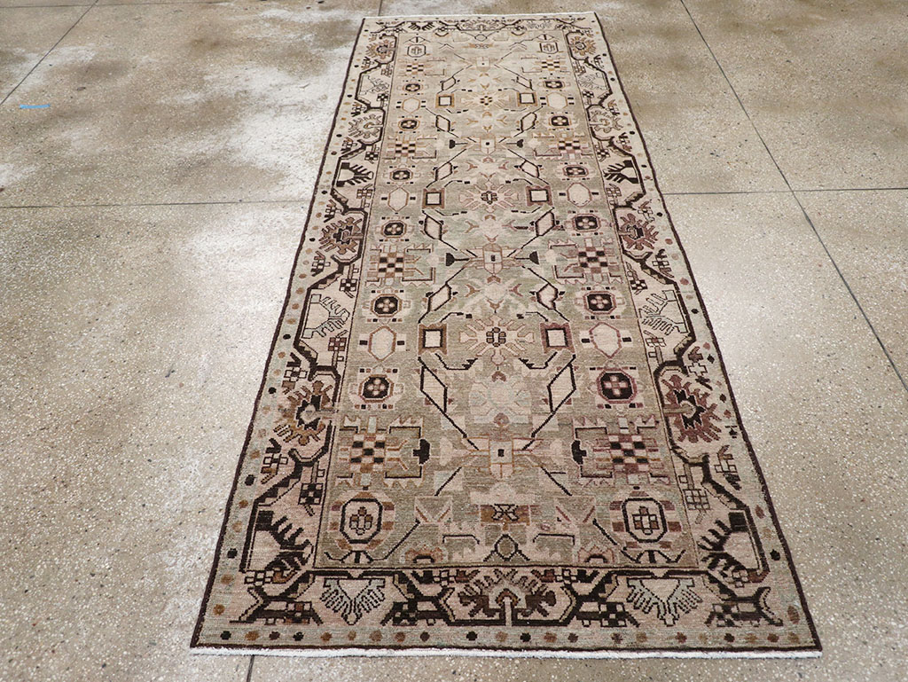 Vintage Persian Malayer Runner, No.32885 - Galerie Shabab