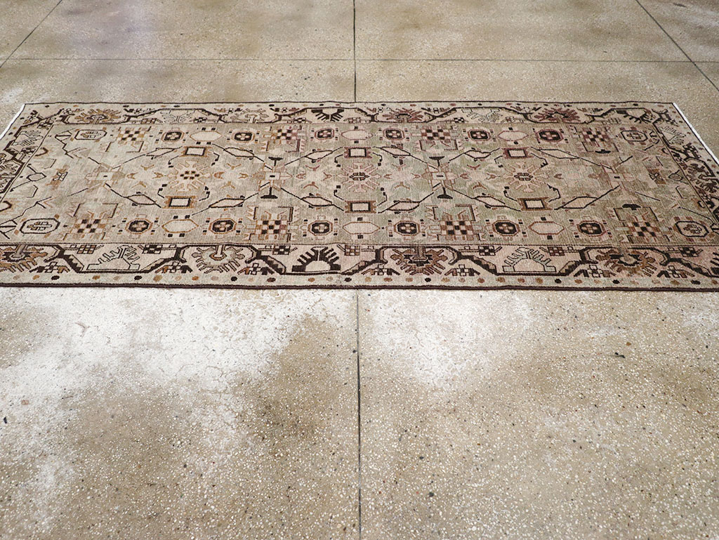 Vintage Persian Malayer Runner, No.32885 - Galerie Shabab