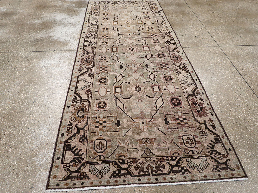 Vintage Persian Malayer Runner, No.32885 - Galerie Shabab