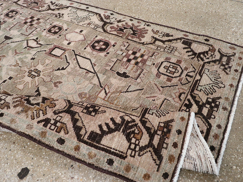 Vintage Persian Malayer Runner, No.32885 - Galerie Shabab