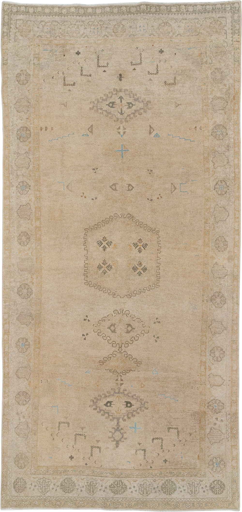 Vintage Persian Veece Accent Carpet, No.32904 - Galerie Shabab