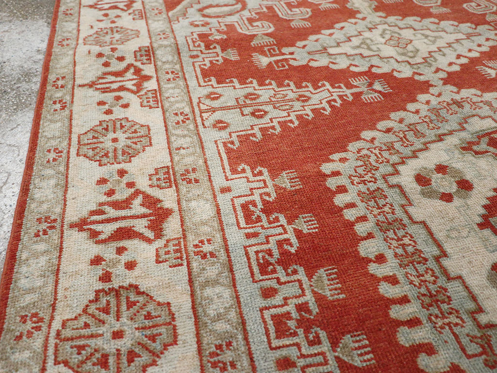 Vintage Persian Veece Accent Rug, No.32906 - Galerie Shabab