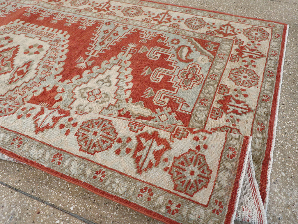 Vintage Persian Veece Accent Rug, No.32906 - Galerie Shabab