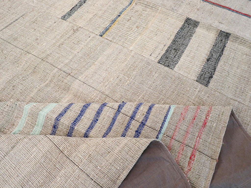Vintage Turkish Flatweave Room Size Carpet, No.32920 - Galerie Shabab