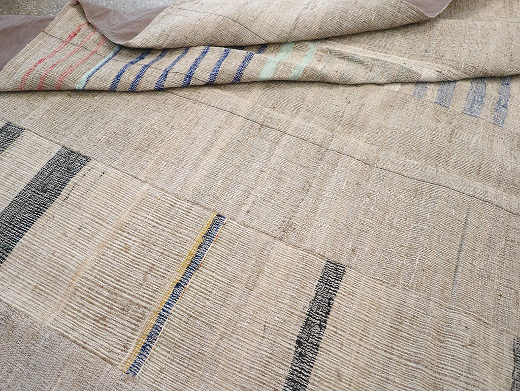 Vintage Turkish Flatweave Room Size Carpet, No.32920 - Galerie Shabab