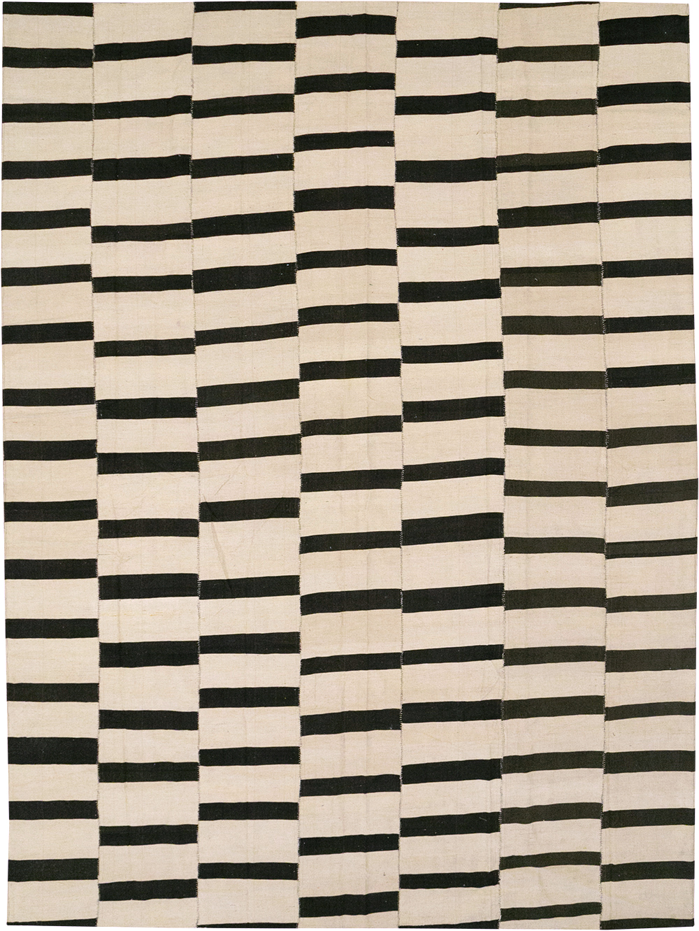 Modern Persian Flatweave Kilim Room Size Carpet, No.32922 - Galerie Shabab